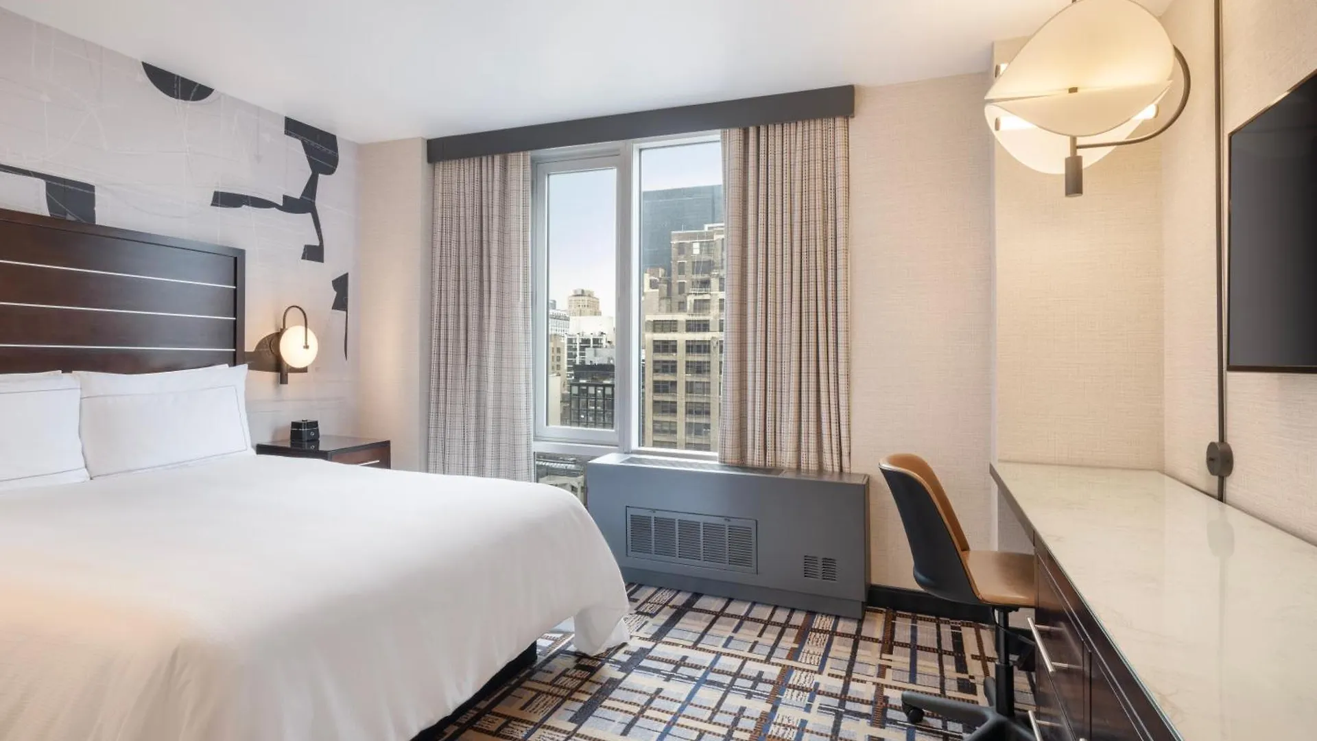 Hilton New York Fashion District Hotel