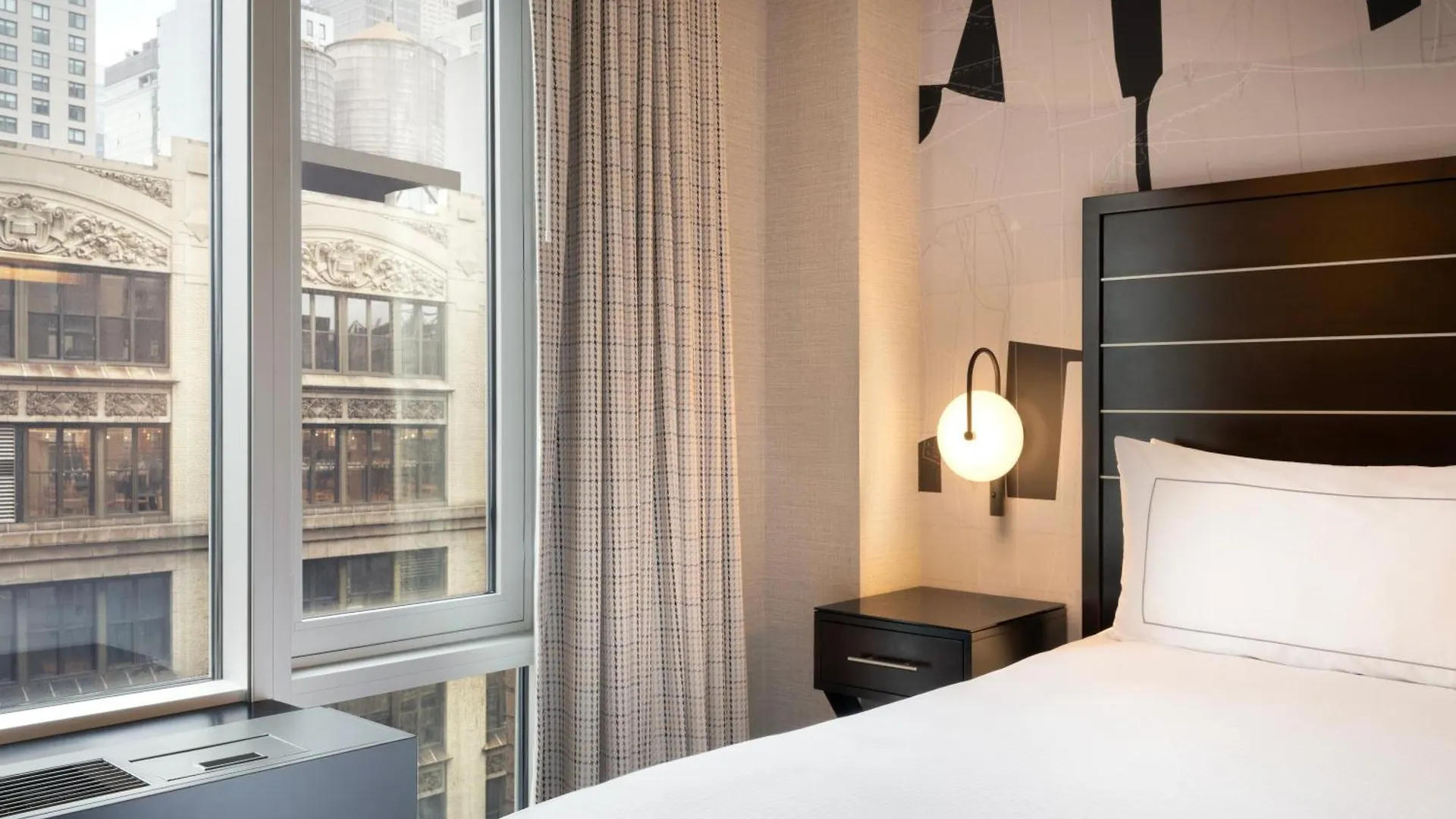 Hilton New York Fashion District Hotel