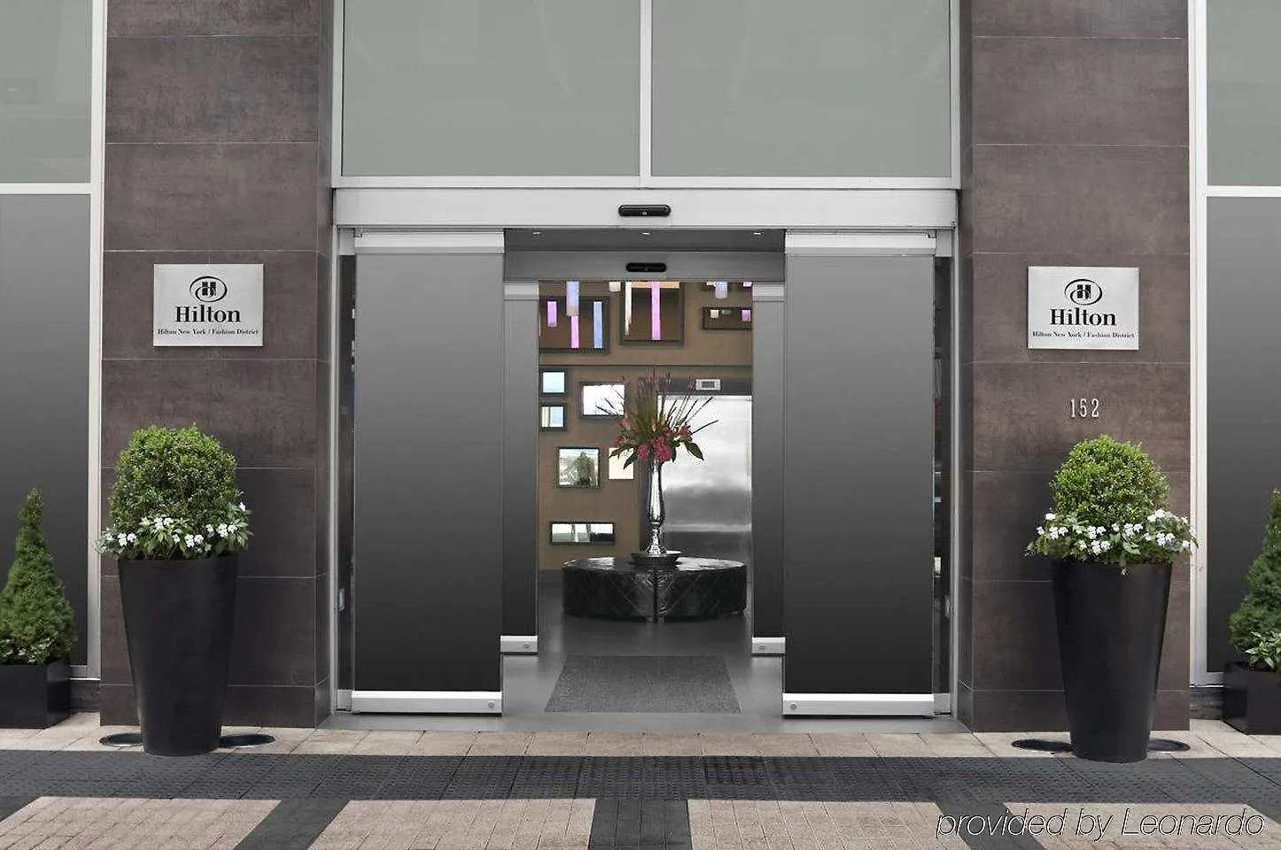 Hilton New York Fashion District Hotel 4*,