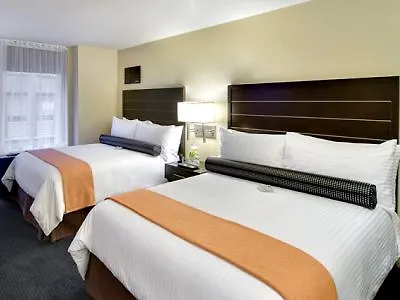 Hilton New York Fashion District Hotel