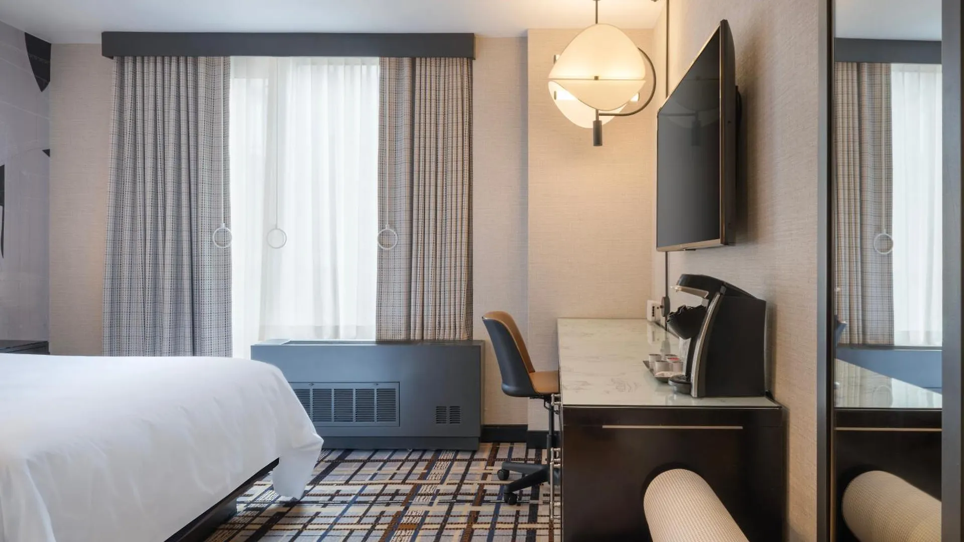 Hilton New York Fashion District Hotel