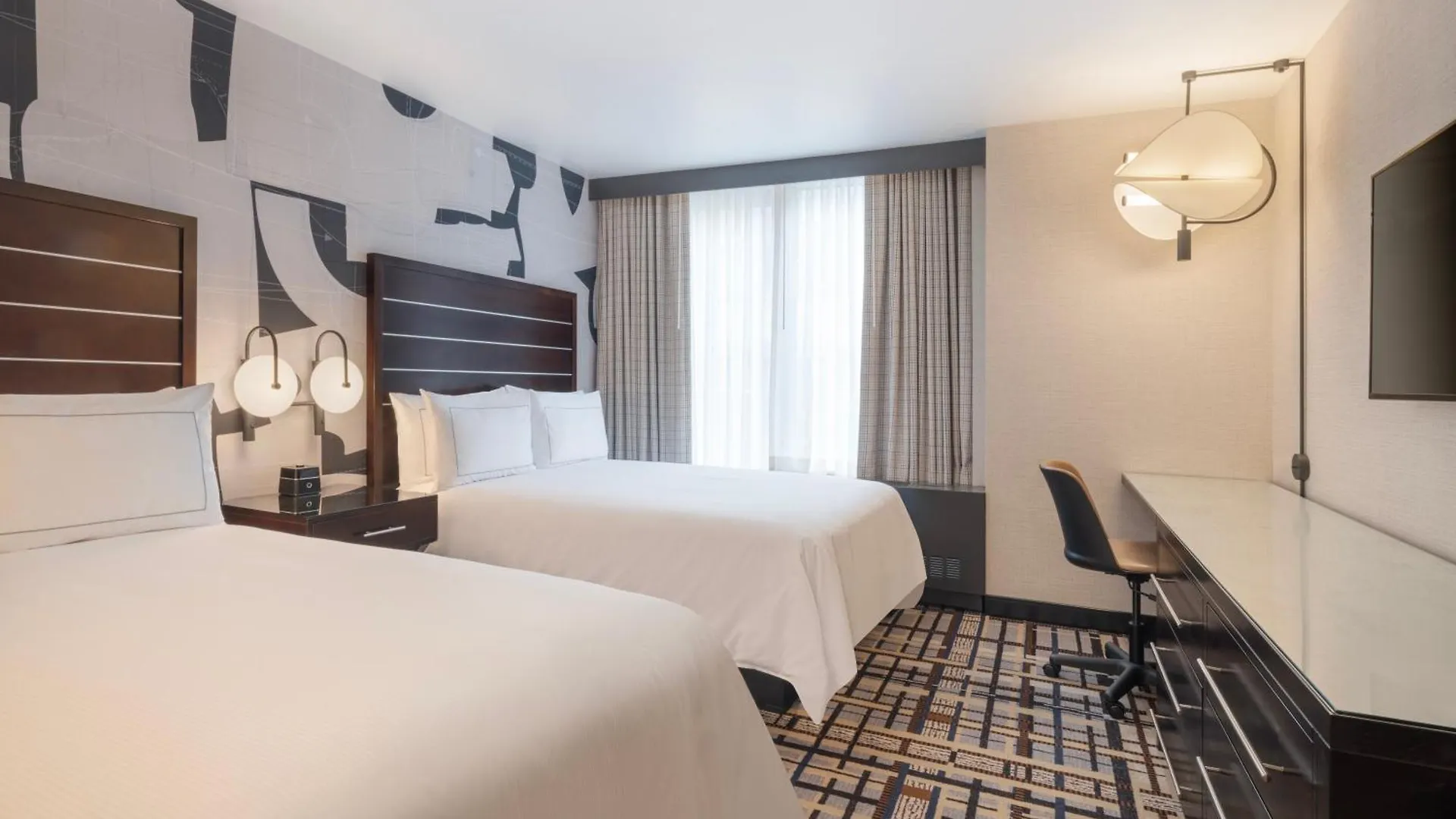 Hilton New York Fashion District Hotel
