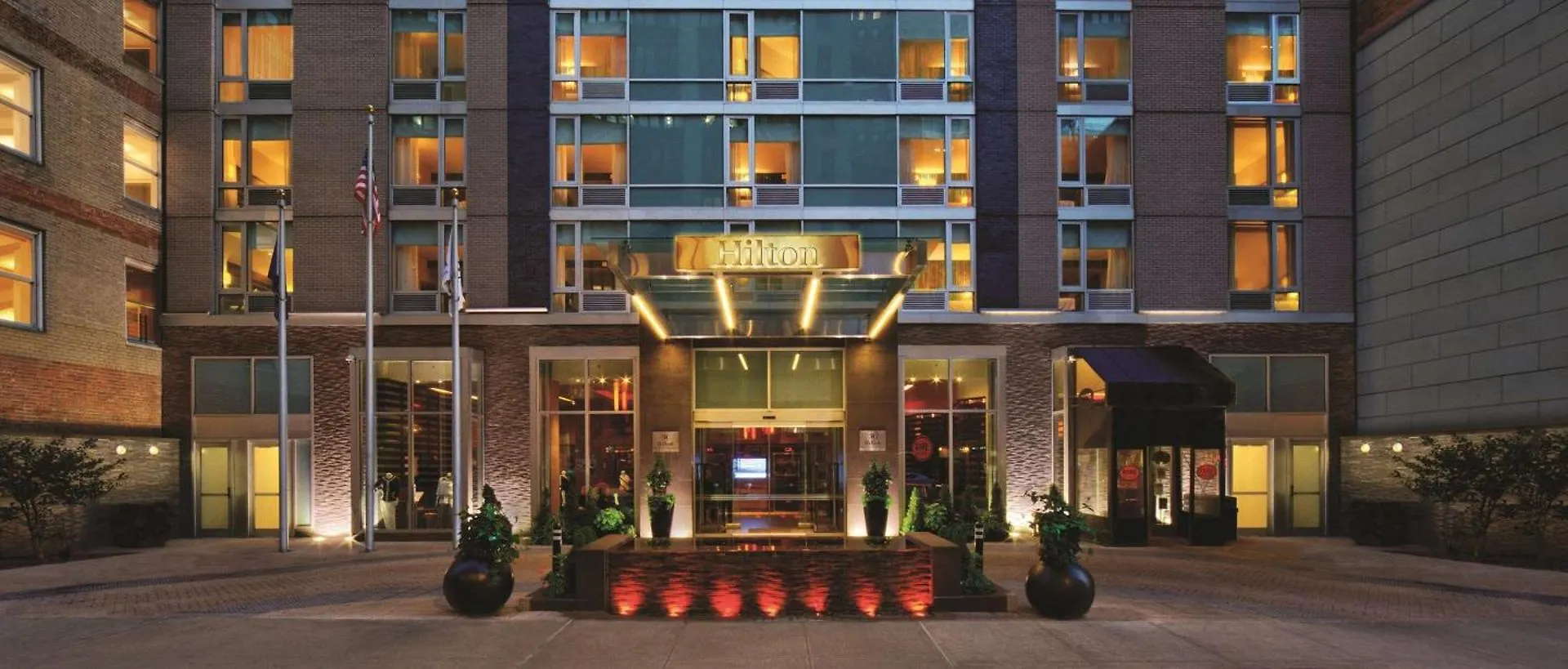 Hilton New York Fashion District Hotel